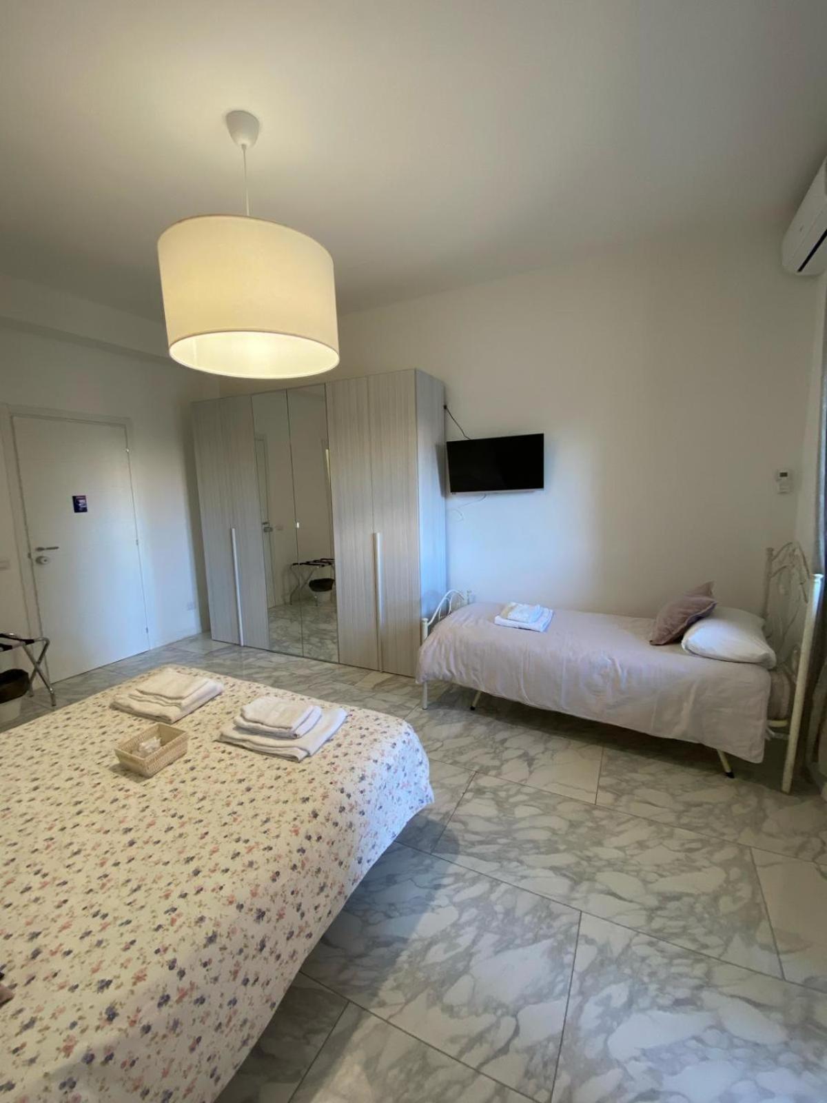 Ennio Rooms Bari Eksteriør bilde